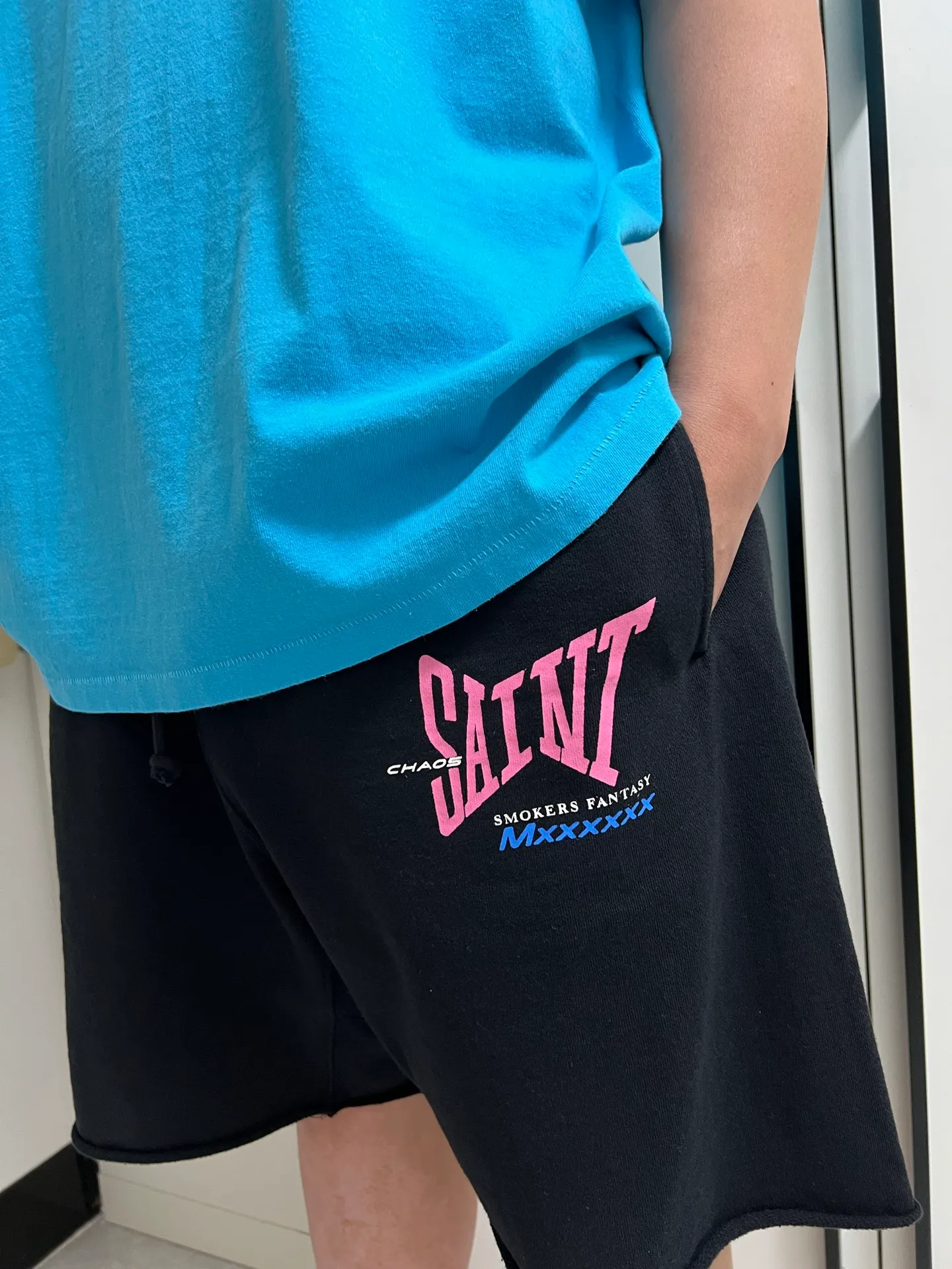 SAINT Mxxxxxx SWEAT SHORTS/RIBON SAINT/BLK pink SAINT LOGO shorts, black S-XL cotton and linen OE yarn fabric, stiff, light, comfortable and breathable, non-locking design, naturally rolled back after water, super handsome version, easy to match, original consistent main mark, wash water mark, little angel anti-counterfeiting mark